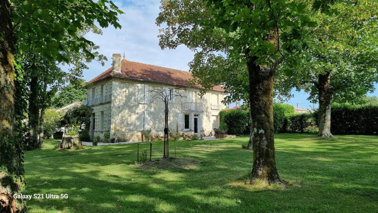 Logis De Pagnolet Villa Ozillac Luaran gambar